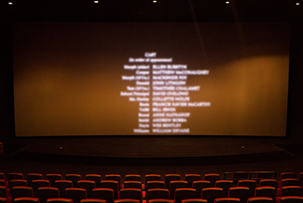 4008云顶国际 国际党委组织召开《长津湖》观影活动